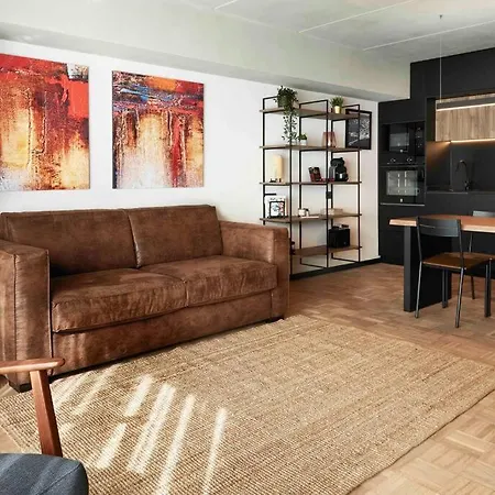 En Pleno Centro Y A 200m De La Playa La Coruña