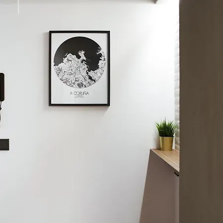 En Pleno Centro Y A 200m De La Playa La Coruña